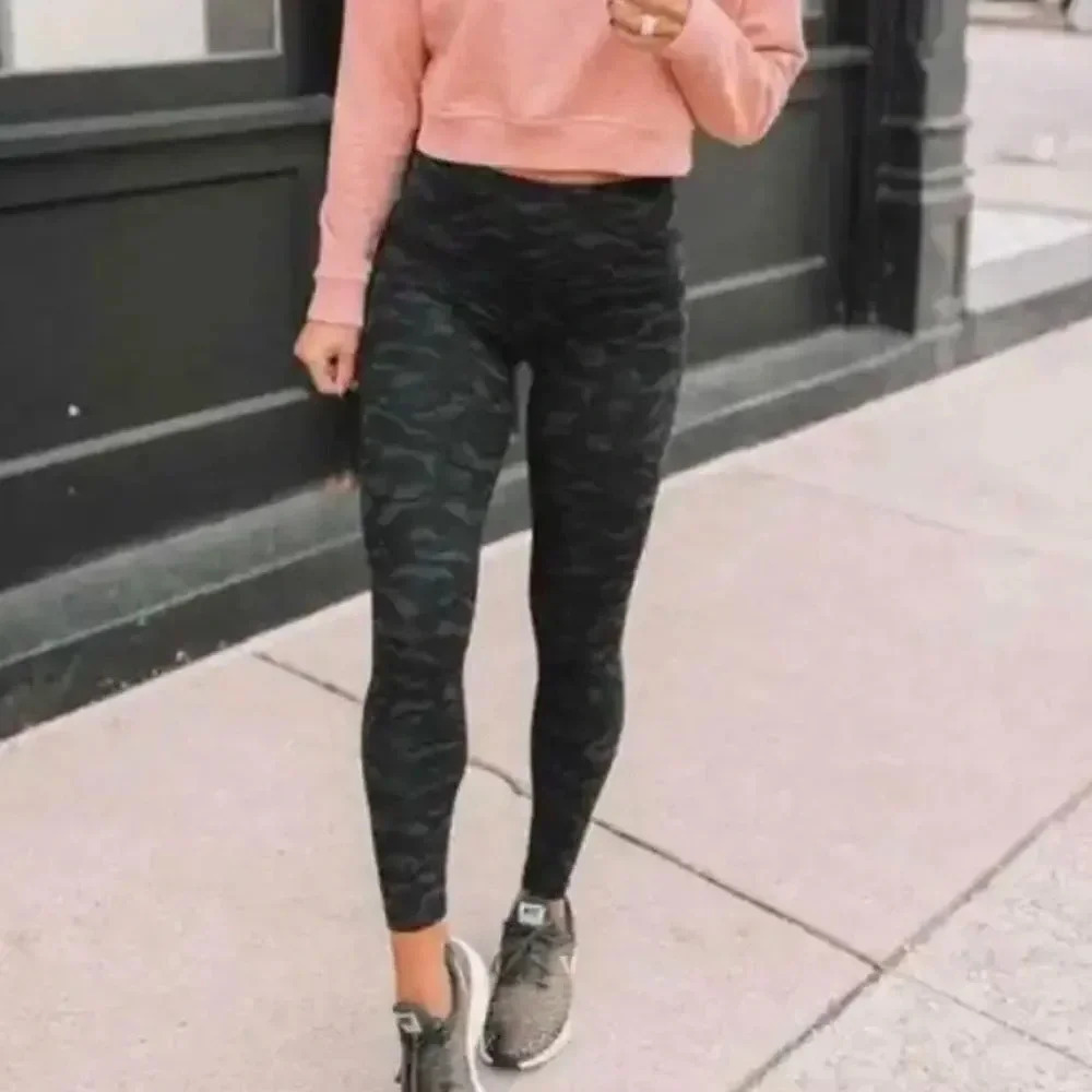 NWOT Bagatelle | Camo Seamless Leggings High Rise Booty Lifting SAKS FIFTH AVE